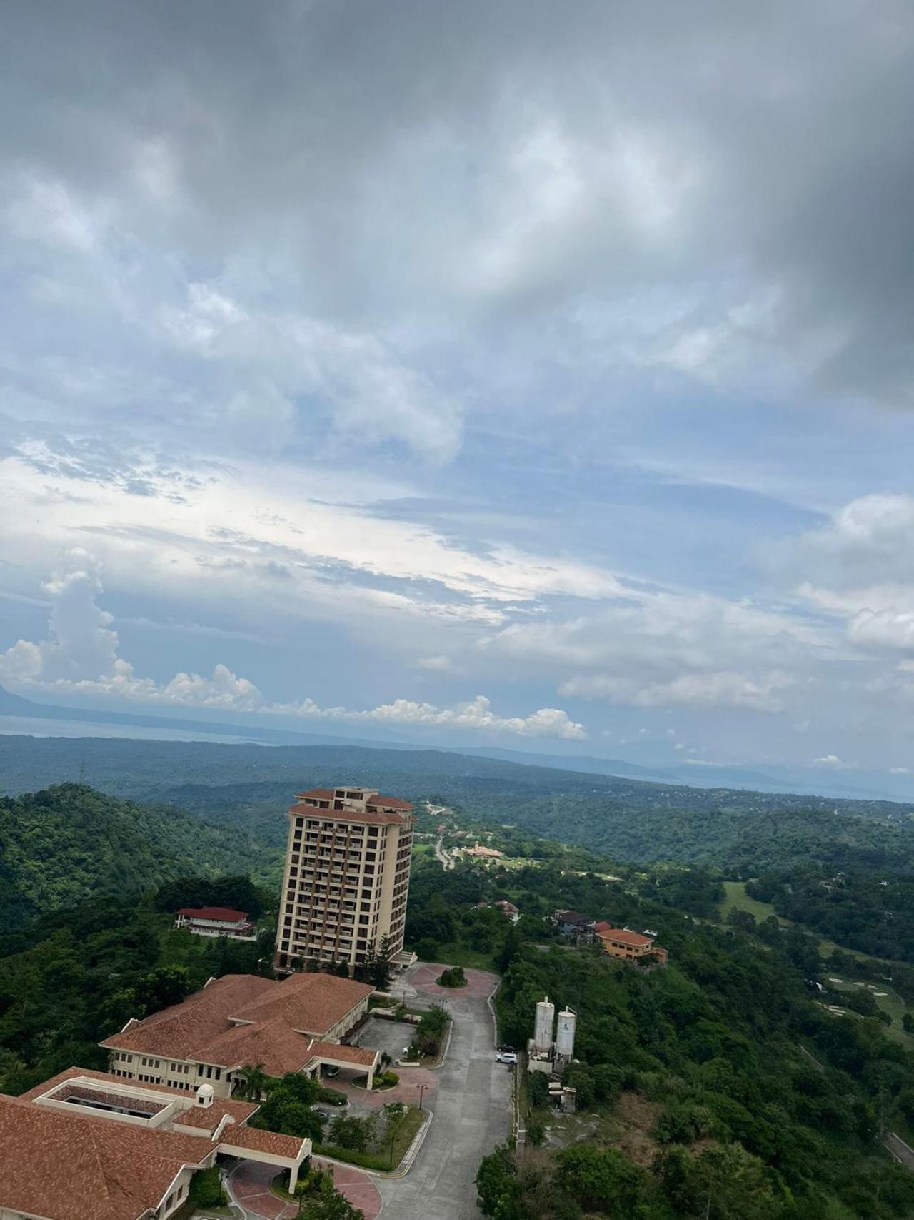Splendido Tagagtay Taal Lake Staycation Free Parking Netflix No Free Pool Tagaytay City Bagian luar foto