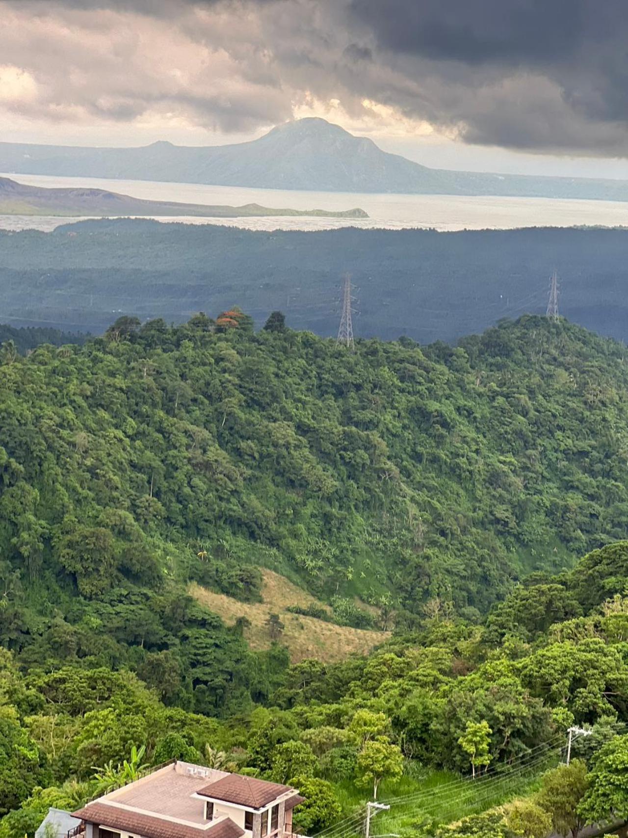Splendido Tagagtay Taal Lake Staycation Free Parking Netflix No Free Pool Tagaytay City Bagian luar foto