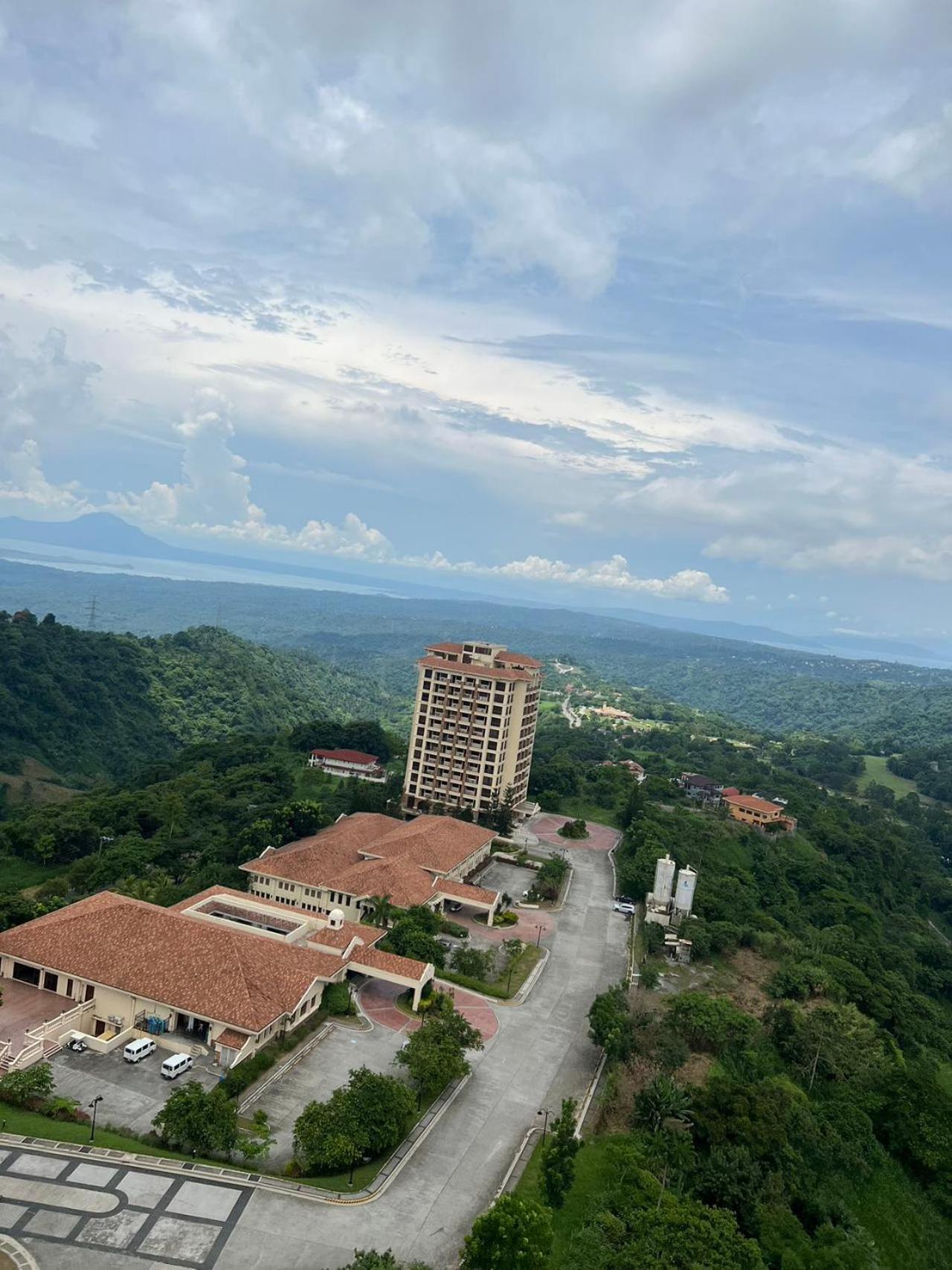 Splendido Tagagtay Taal Lake Staycation Free Parking Netflix No Free Pool Tagaytay City Bagian luar foto